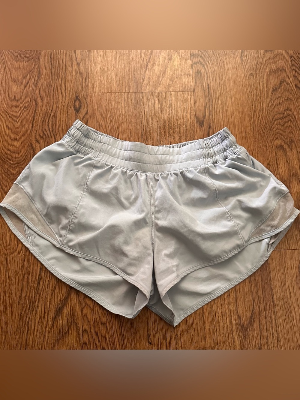 lululemon athletica Light Gray/Blue Running Shorts size 6 sports elastic waist